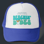 Beach Junggeselinnen-Abschied Beachin Babes Brides Truckerkappe<br><div class="desc">Lassen Sie sich mit diesem atemberaubenden Junggeselinnen-Abschied personalisierte Produkte in Ihrem Junggeselinnen-Abschied verwöhnen. Ob Sie einen Badeurlaub, einen Mädchenurlaub oder einen Junggeselinnen-Abschied der besten Freunde feiern, diese maßgeschneiderte Strandartikel sind die perfekte Ergänzung zu Ihrem unvergesslichen Aufenthalt. Fügen Sie Ihrem Junggeselinnen-Abschied-Souvenir eine persönliche Touch mit benutzerdefinierten Textoptionen hinzu. Stellen Sie sich...</div>