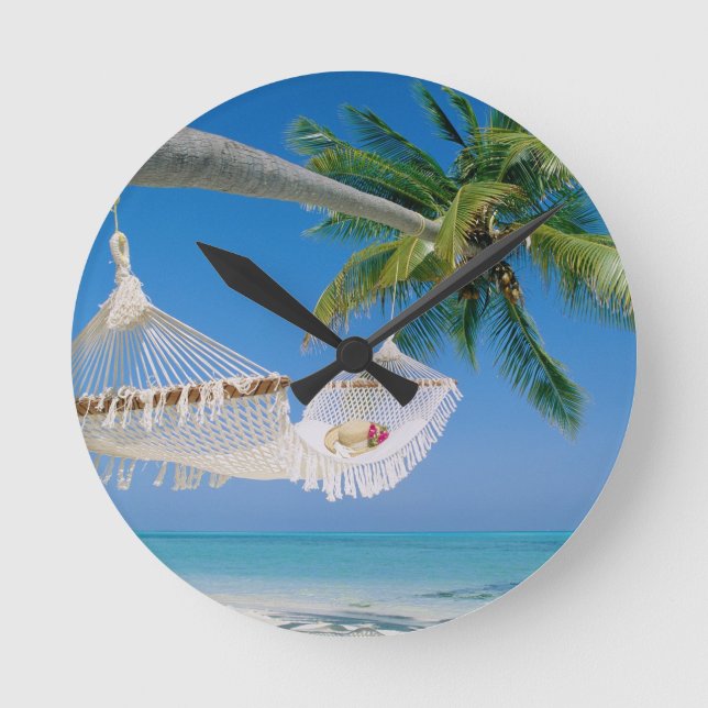 Beach Paradise Urlaub Hammock Runde Wanduhr (Vorderseite)