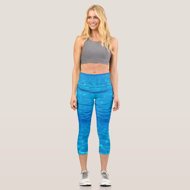 Beach Party Blues Sonne Meerwasserpool Pop Farbe Capri Leggings (Vorderseite)