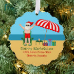 Beach Santa Claus Niedlich Custom Frohe Weihnachte Ornament Karte<br><div class="desc">Diese niedliche Weihnachtskarte im Juli ist das ideale Party für einen Strandbash oder eine Poolgeschenke für die Ansammlung. Machen Sie es zu einem lustigen Nordpol Thema extravaganza mit dem Weihnachtsmann in seinen Swimmingpools neben einem rot-weiß gestreiften Strand Schirm und Geschenke. Ich habe Herrn Klaus noch nie zuvor in einem Anzug...</div>