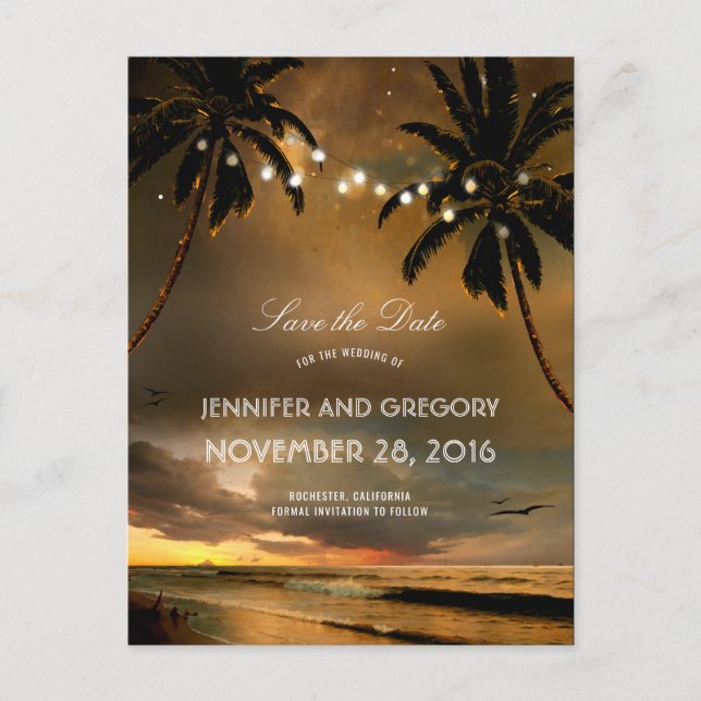 Beach Sunset Palms String Lights Save the Date Ankündigungspostkarte (Vorderseite)