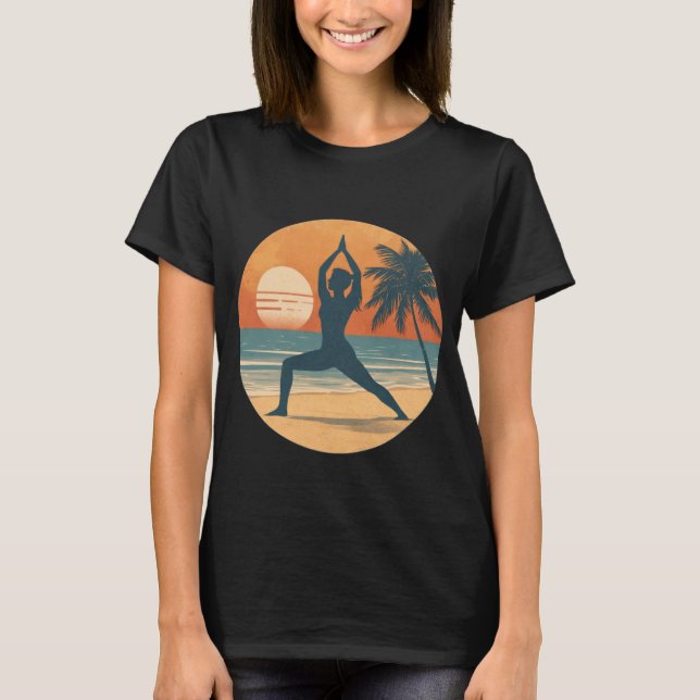 Beach Sunset Yoga Silhouette | Coastal Yogi Life T-Shirt (Vorderseite)