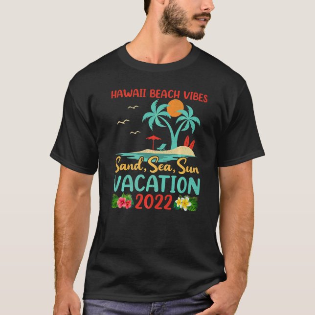 Beach Vacation 2022 Retro Sunset Hawaii Beach T-Shirt (Vorderseite)