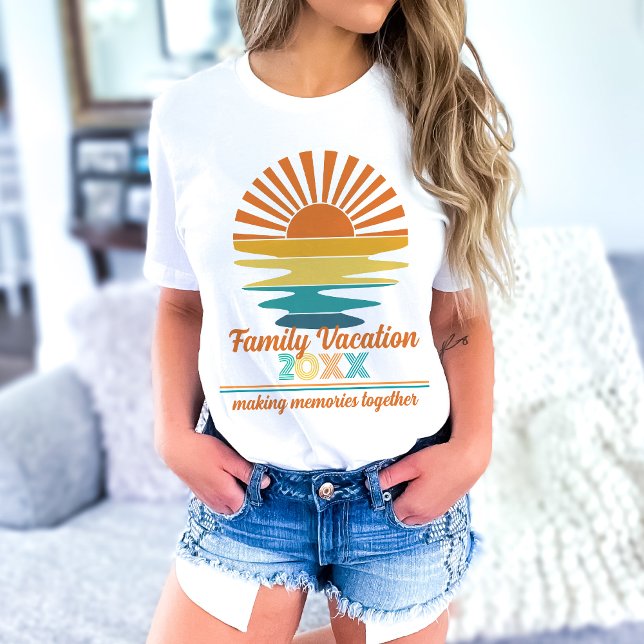Beach Vacation Family Friends Custom Cool Sunset T-Shirt (Von Creator hochgeladen)