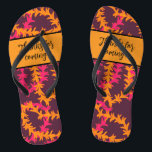 Beach Wedding Guest Danke Flip Flops<br><div class="desc">Lila und orangefarbene Plumeria Blume lei gemusterte Flipflops am Strand. Der Text auf jedem lautet "Danke für das Kommen!",  aber Sie können jeden Flipflop-Text individuell ändern,  um Ihre eigene Nachricht hinzuzufügen,  falls gewünscht. Sie sind ein lustiges Gästeschenk für Hochzeiten und Party auf der Insel Hawaii</div>