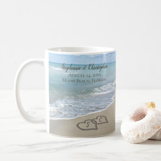 Beach Wedding Hearts in the Sand Elegant Kaffeetasse (Mit Donut)