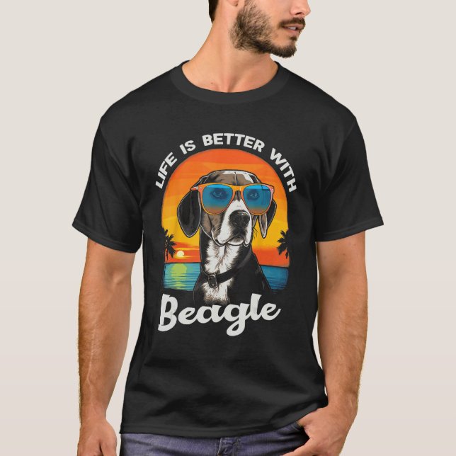 Beach  with a Beagle Dog T-Shirt (Vorderseite)