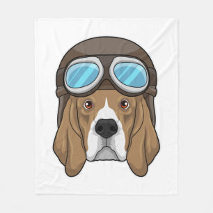 Beagle als Pilot mit Pilotin Fleecedecke