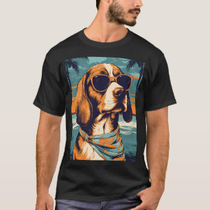Beagle an einem tropischen Strand bei Sonnenunterg T-Shirt
