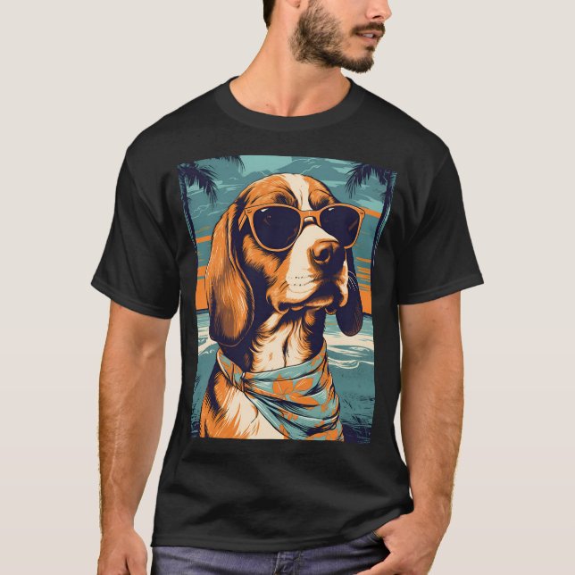 Beagle an einem tropischen Strand bei Sonnenunterg T-Shirt (Vorderseite)