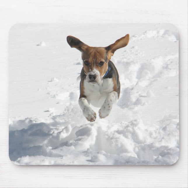 Beagle-Fliegen im Schnee Mousepad (Vorne)
