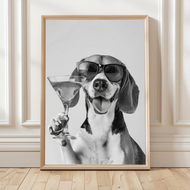 Beagle Holding A Cocktail Wall Art, Black and Whit Poster (Von Creator hochgeladen)