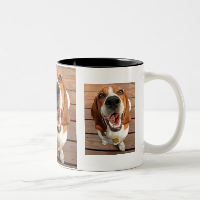 Beagle liebt Tasse (Rechts)
