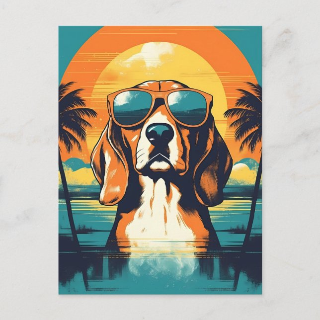 Beagle mit Sonnenbrille an einem tropischen Strand Postkarte (Vorderseite)