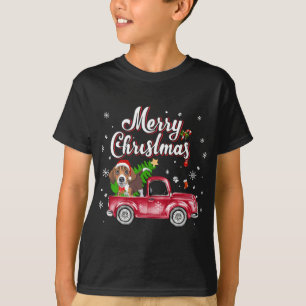 Beagle Retriever Rides Red Truck Weihnachten Pajam T-Shirt