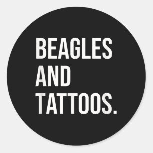Beagle und Besitzer des Beagle in Tattoos, Hund in Runder Aufkleber