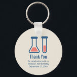 Beaker & Test Tube Science zum Geburtstag Schlüsselanhänger<br><div class="desc">Ein Geburtstag begünstigt Schlüsselkette für ein wissenschaftlich thematisches Party. Ein niedlicher zeichn eines Reagenzglases und eines Bechers. Ideal für Wissenschaftsarten.</div>