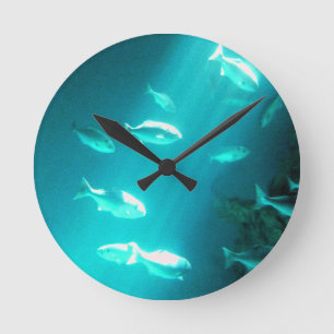 Beam of Light Underwater Fish Swimming Runde Wanduhr