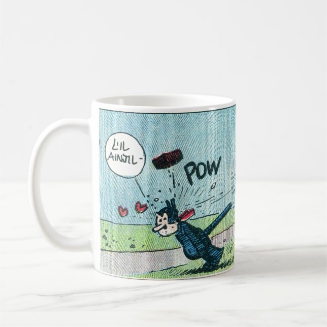 "Beaned by a Brick" Wrap-Around-Bild Tasse (Links)