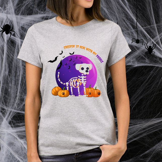 Beängstigend Poodle Halloween Full Moon T - Shirt (Spooky Halloween t-shirt with a dog skeleton, full moon, pumpkins, bats, and your favorite dog breed)