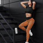 Beängstigende Kürbislaterne Orange Halloween<br><div class="desc">Die orangefarbenen Halloween-Capri-Leggings sind mit einer cool lächelnden Kürbislaterne-Hose versehen. Cooles und beängstigendes Geschenk.</div>
