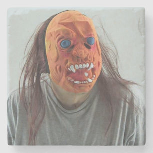 Beängstigende Maske Steinuntersetzer