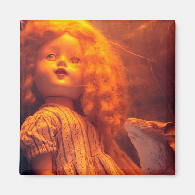 Beängstigende Puppe und Rat Magnet (Vorne)