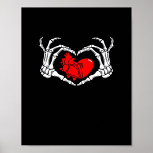 Beängstigende Skeletthandschuhe und rotes Herz, cr Poster