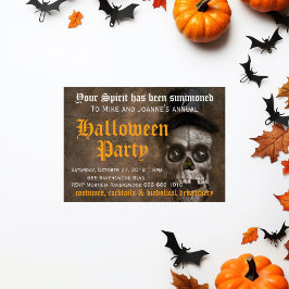 Beängstigender schwarzer Schädel mit Hut-Halloween Einladung