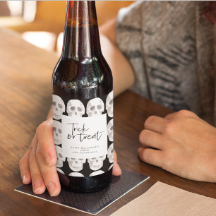 Beängstigender Skulpturentakt oder -bearbeitung    Bierflaschenetikett