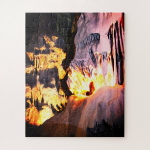 Beängstigendes Gesicht in einer Höhle Puzzle