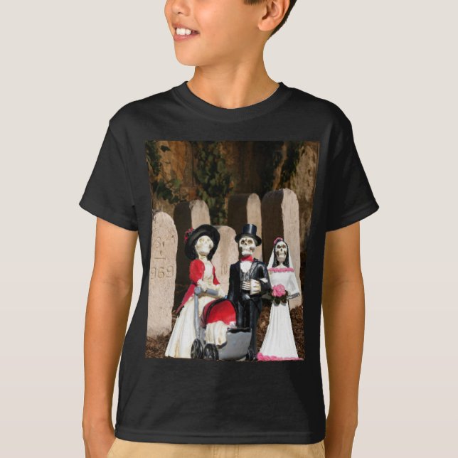 Beängstigendes Halloween. T-Shirt (Vorderseite)