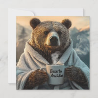 Bear in Robe Holding Kaffee Tasse