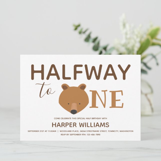 Bear Six Month Baby Halbgeburtszeit Einladung (Stehend Vorderseite)