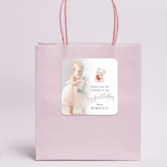 Bear Strawberry Foto Berry Geburtstag Danke Quadratischer Aufkleber (Von Creator hochgeladen)