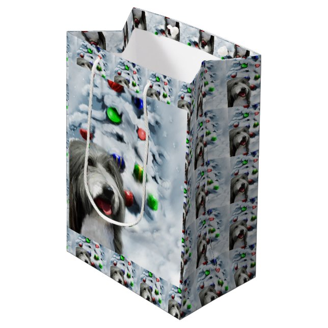 Bearded Collie Weihnachten Mittlere Geschenktüte (Vorderseite Schrägansicht)