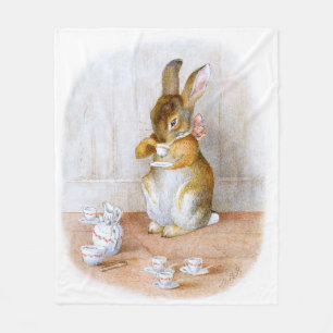 Beatrix Potter: Häschen-Mädchen-trinkender Tee Fleecedecke
