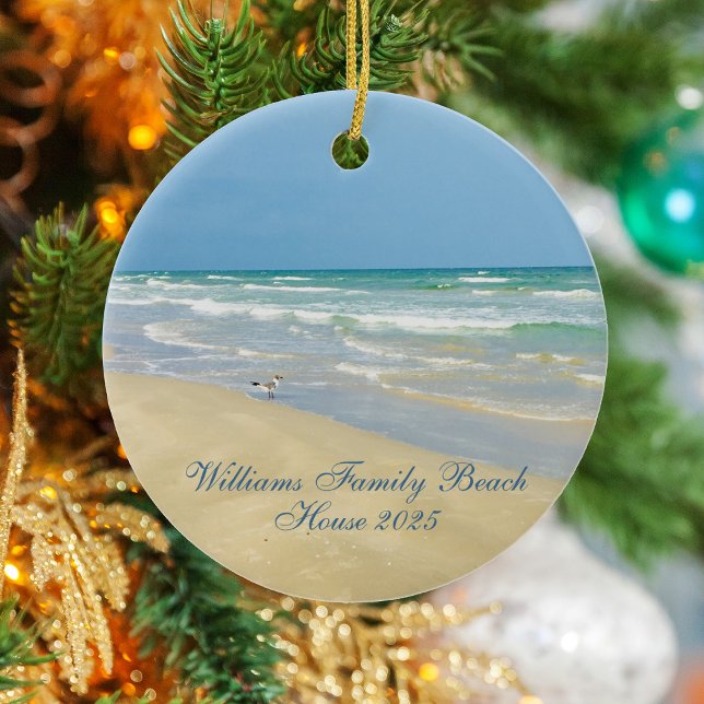 Beautiful Beach House Custom Family Name Year Keramik Ornament (Von Creator hochgeladen)