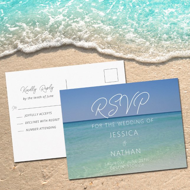 Beautiful Beach Wedding Summer Coastal RSVP Postkarte (Von Creator hochgeladen)