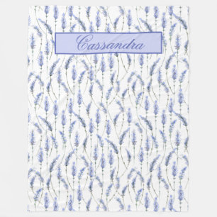 Beautiful Lavender Sprigs on White - Mit Monogramm Fleecedecke