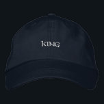 Beautiful Men Hansome Boy King Sondertext gedruckt Bestickte Baseballkappe<br><div class="desc">Erhöhen Sie Ihren lässigen Look mit dieser navy verstellbaren Kappe,  mit "King" in fein gehefteter Stickerei. Das Baumwollmaterial bietet ein weiches,  komfortables Ambiente.</div>