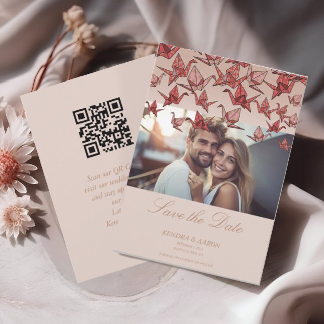 Beautiful Origami Paper Crane Photo QR Code Save The Date (Von Creator hochgeladen)