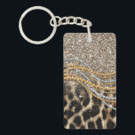 Beautiful Trendy Leopard Imitate Animal Print Schlüsselanhänger<br><div class="desc">Dieses Design zeichnet sich durch einen schönen und trendigen Leopardendruck mit Glitzer-Akzenten aus. Das Imitat Pelztierprint ist in den Farbtönen Gelb, Weiß, Grau, Braun, Schwarz und Creme erhältlich. Das Bild ist modern und modern, mit stilvollen und künstlerischen Elementen, die sicher gefallen werden. Es ist perfekt für diejenigen, die Liebe von...</div>