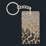 Beautiful Trendy Leopard Imitate Animal Print Schlüsselanhänger<br><div class="desc">Dieses Design zeichnet sich durch einen schönen und trendigen Leopardendruck mit Glitzer-Akzenten aus. Das Imitat Pelztierprint ist in den Farbtönen Gelb, Weiß, Grau, Braun, Schwarz und Creme erhältlich. Das Bild ist modern und modern, mit stilvollen und künstlerischen Elementen, die sicher gefallen werden. Es ist perfekt für diejenigen, die Liebe von...</div>