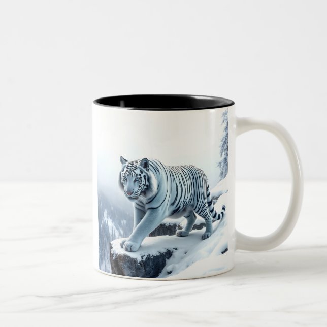 Beautiful White Tiger On Snow Covered Cliffs Zweifarbige Tasse (Rechts)