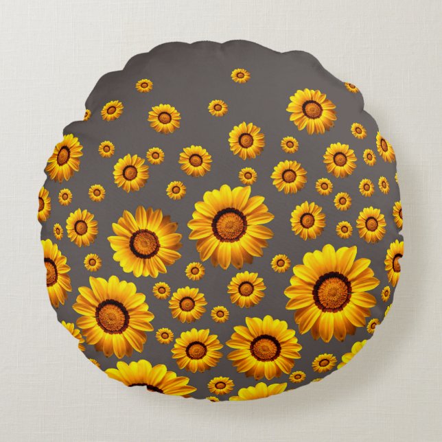Beautiful yellow flowers on gray background rundes kissen (Vorderseite)
