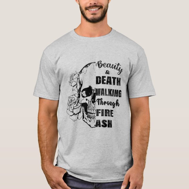 👉 "Beauty & Death - Skull Rose Grunge T-Shirt" T-Shirt (Vorderseite)