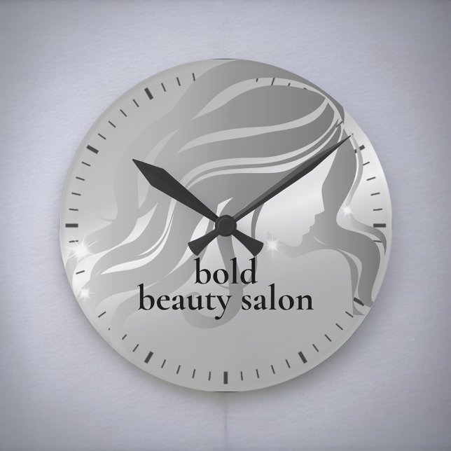 Beauty Salon Individuelle Name Platinum Silver Met Runde Wanduhr (Von Creator hochgeladen)