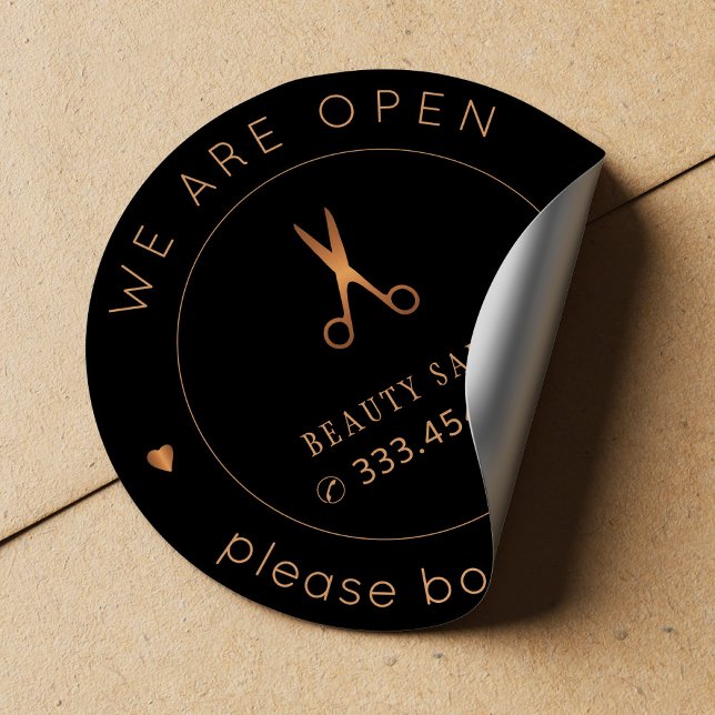 Beauty Salon Wiedereröffnung Name und Logo Buch Be Runder Aufkleber (Von Creator hochgeladen)