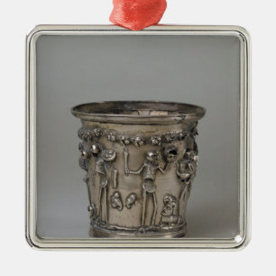 Becher geprägt mit den Skeletten, die Masken Silbernes Ornament